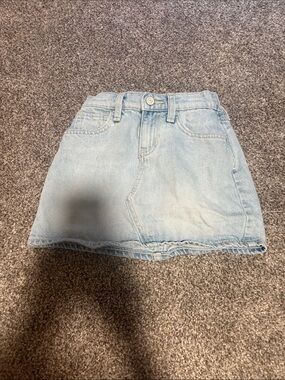 Old Navy Light Blue Denim Mini Skirt - Classic Casual Style